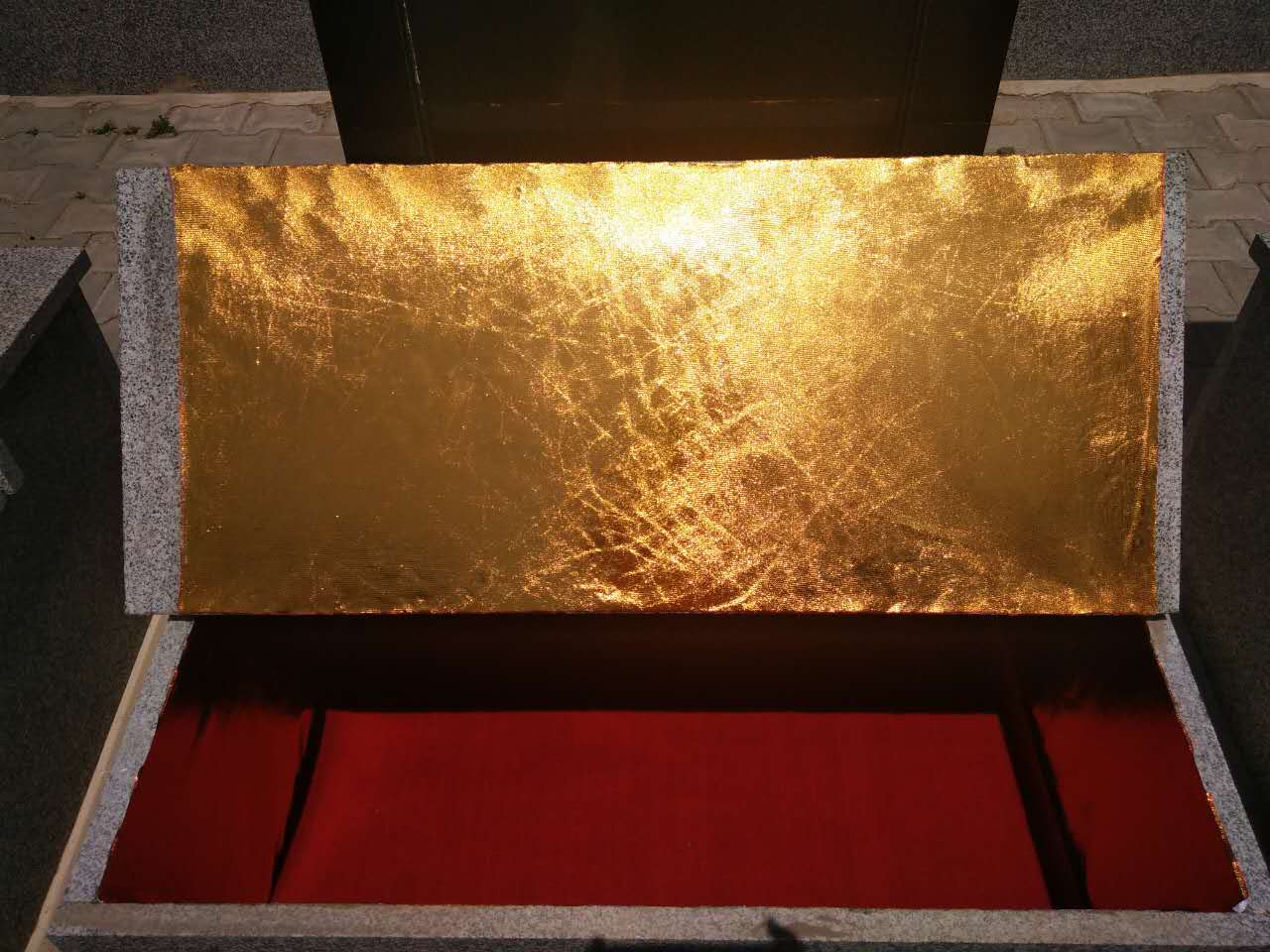 殯儀支持第三項(xiàng)墓室裝裱